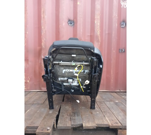 Сиденье переднее левое