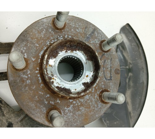 Ступица передняя левая с кожухом