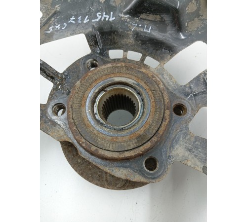 Ступица передняя левая с кожухом