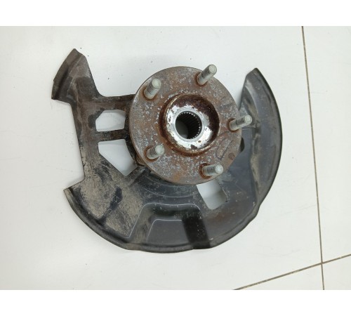 Ступица передняя левая с кожухом