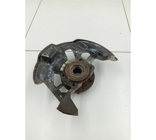 Ступица передняя левая с кожухом