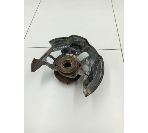 Ступица передняя левая с кожухом