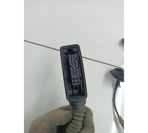 Электропроводка двери передняя левая