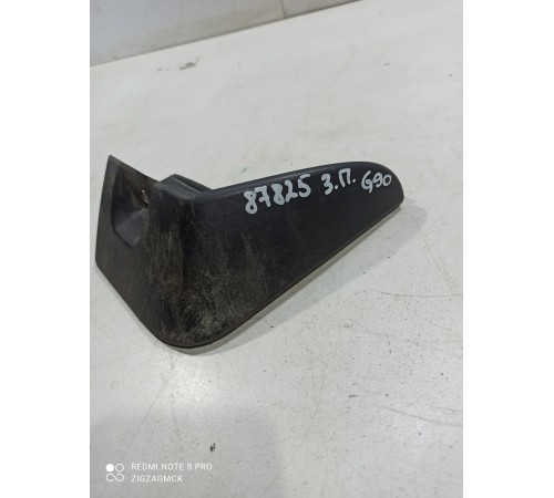 Брызговик (задний правый)