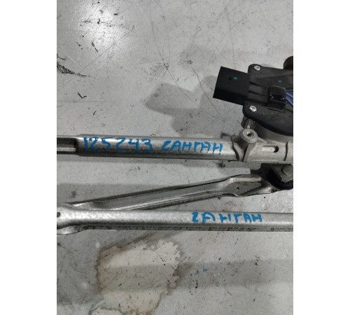 Трапеция стеклоочистителей в сборе