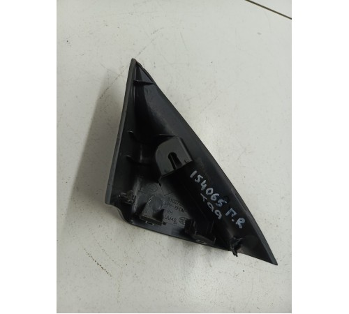 Уголок двери передний правый