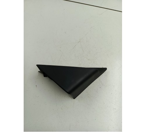 Уголок двери передний правый