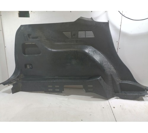 Обшивка багажника левая