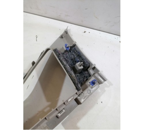 Обшивка багажника верхняя правая