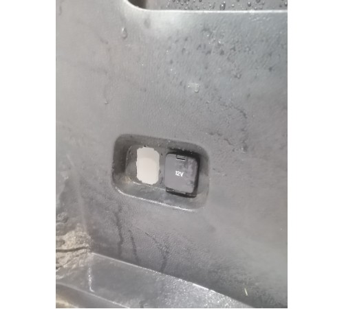 Обшивка багажника левая