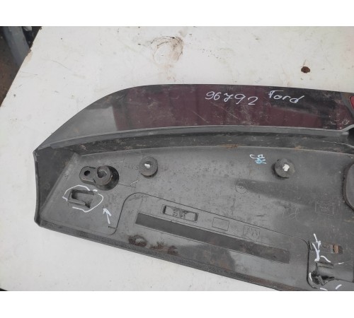 Спойлер крышки багажника