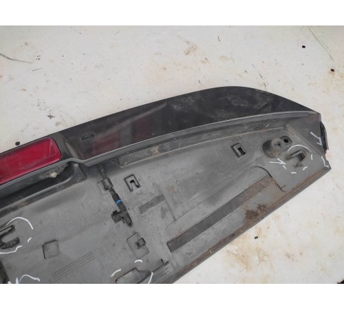 Спойлер крышки багажника