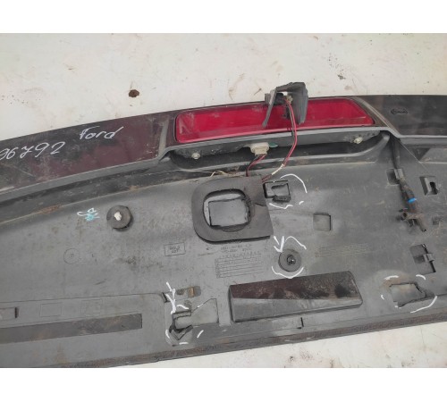 Спойлер крышки багажника