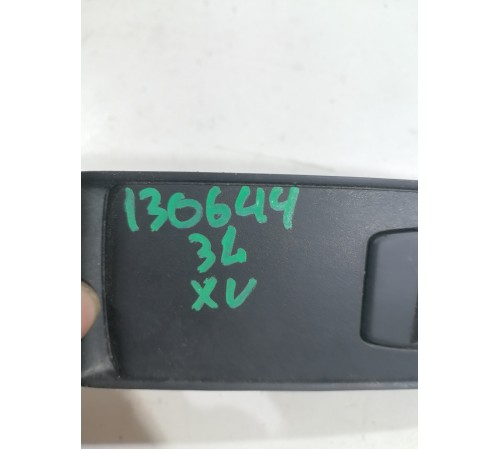 Кнопка стеклоподъемника задняя левая