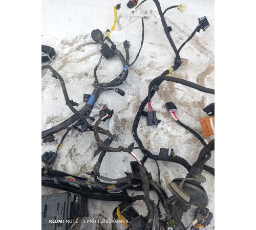 Электропроводка подкапотная с блоком предохранителей