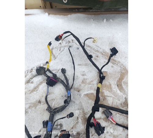 Электропроводка подкапотная с блоком предохранителей