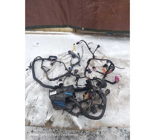 Электропроводка подкапотная с блоком предохранителей