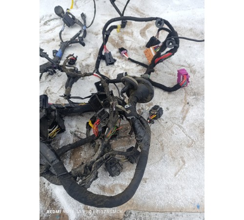 Электропроводка подкапотная с блоком предохранителей