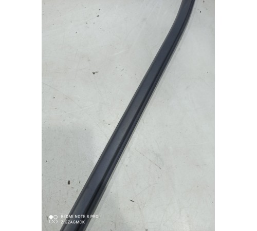 Уплотнитель стекла (передний правый наружный)