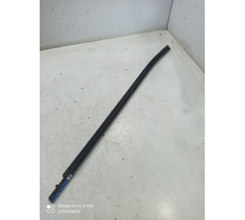 Уплотнитель стекла (передний правый наружный)