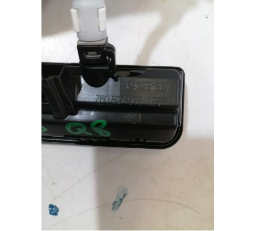 Камера заднего вида с кнопкой открывания багажника