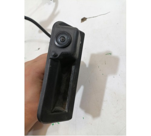 Камера заднего вида с кнопкой открывания багажника