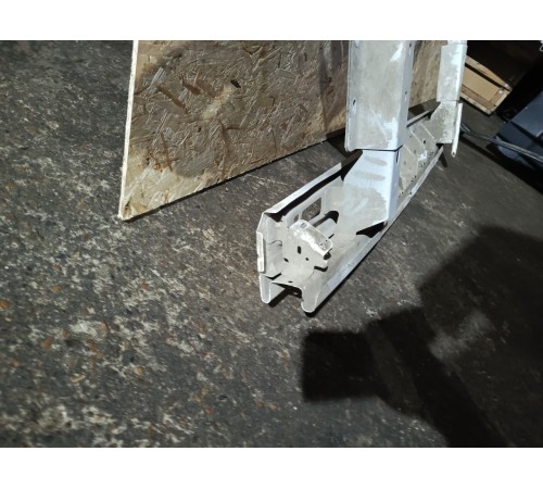 Усилитель бампера задний