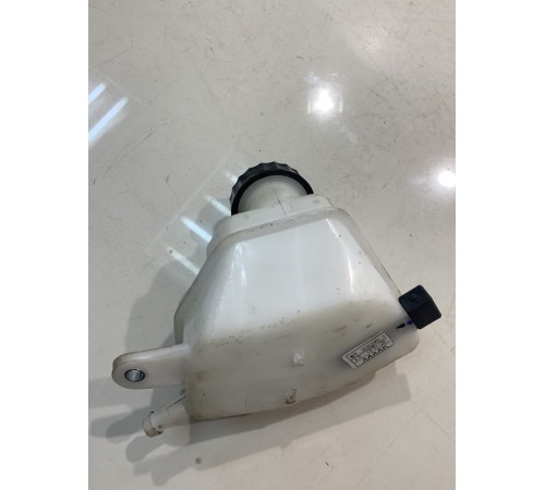 Бачок главного тормозного цилиндра