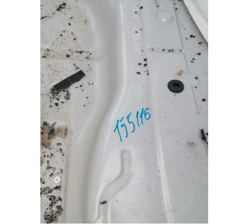 Ниша багажника запасного колеса