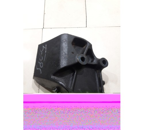 Опора двигателя левая