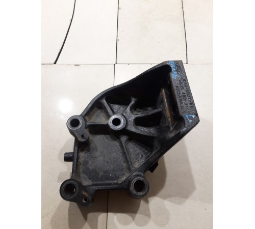 Опора двигателя левая