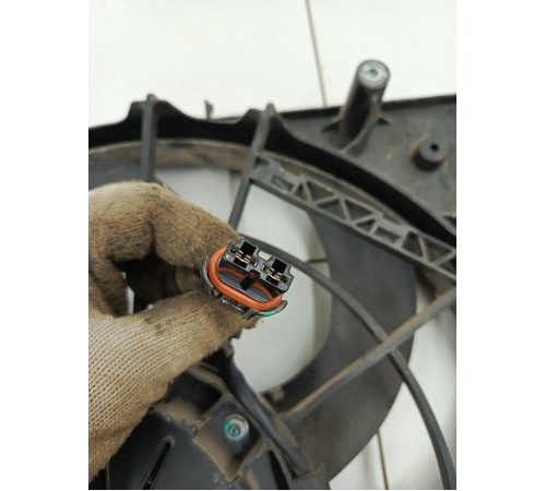 Диффузор радиаторов с вентилятором охлаждения двигателя