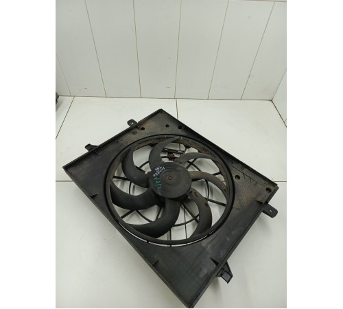 Диффузор радиаторов с вентилятором охлаждения двигателя