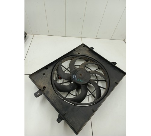 Диффузор радиаторов с вентилятором охлаждения двигателя