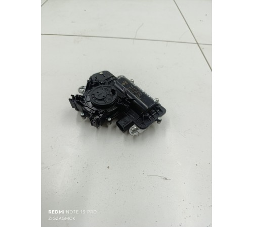 Доводчик крышки багажника