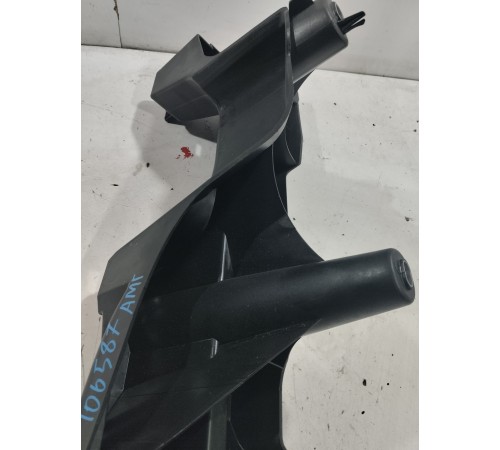 Кронштейн(крепление) полки багажника задний правый