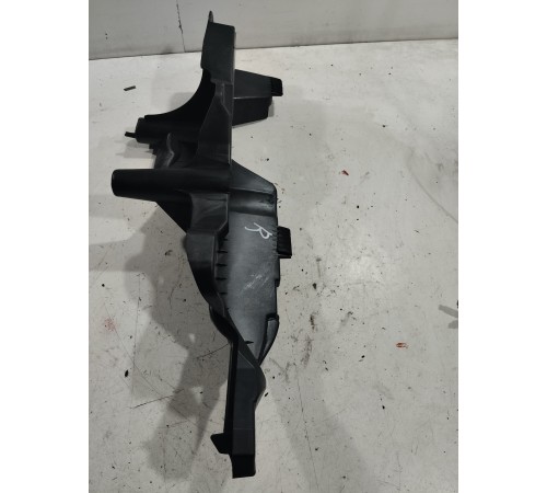 Кронштейн(крепление) полки багажника задний правый