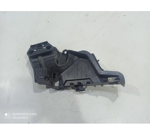 Кронштейн(крепление) панели двери передний правый