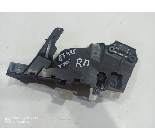 Кронштейн(крепление) панели двери передний правый