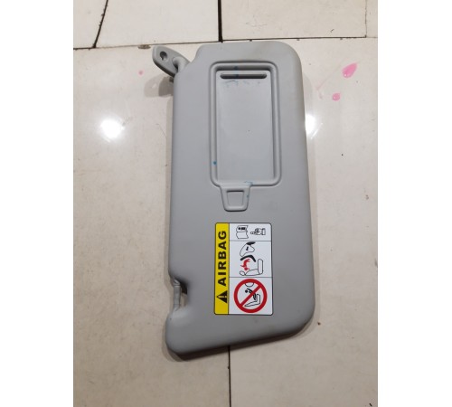 Солнцезащитный козырёк (правый)