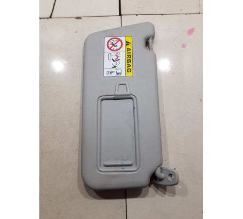 Солнцезащитный козырёк (правый)