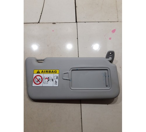 Солнцезащитный козырёк (правый)