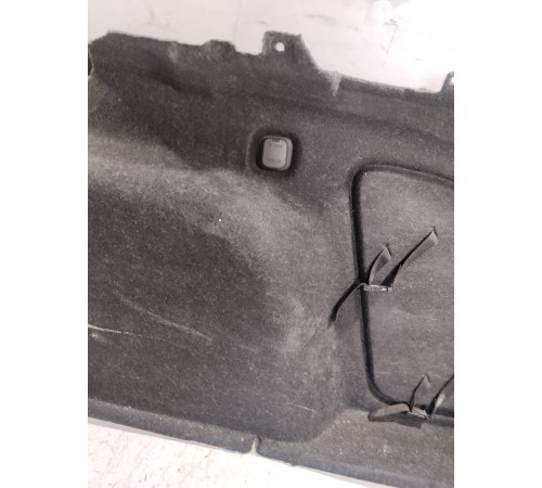 Обшивка багажника правая