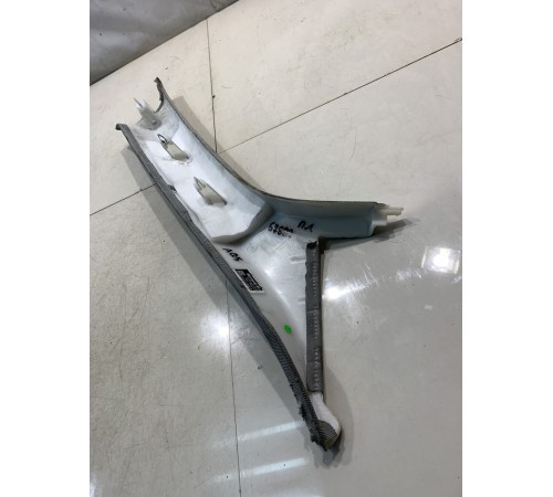 Обшивка стойки (передняя, левая)