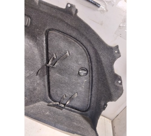 Обшивка багажника правая