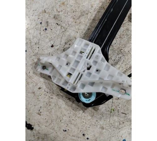 Стеклоподъемник задний левый