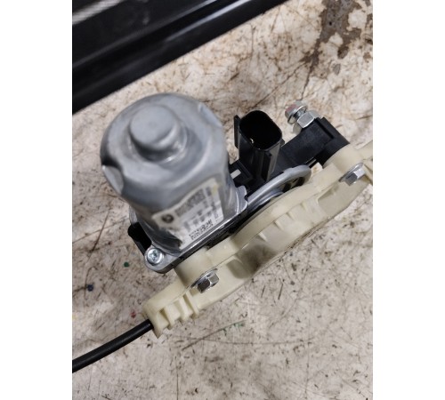 Стеклоподъемник задний левый