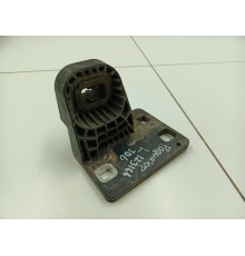 Кронштейн радиатора левый