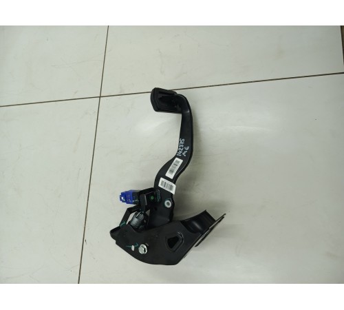 Педаль тормоза