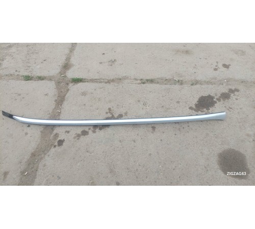 Рейлинг крыши правый